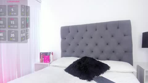 Victoria online show from 11.24.25