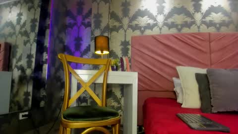 victoriaqueen_fg_ online show from 11.13.25