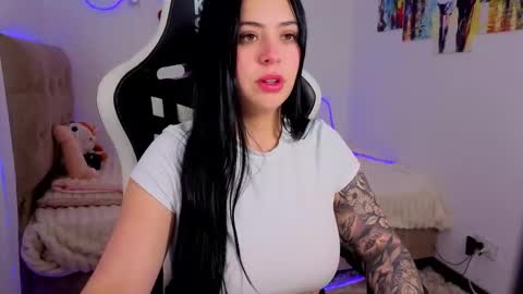 V  I C  T O R I A  online show from 12.02.25