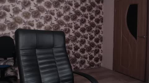 Snapshot of vikaericka chatting on 01.19.25 Vika online show from 01.19.25