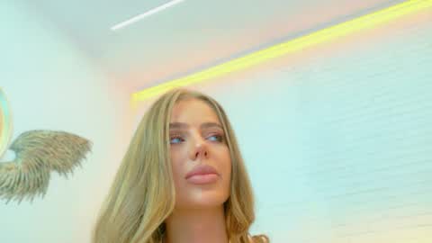 vikafever online show from 11.17.25