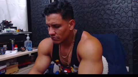 Snapshot of viktorherrera chatting on 01.04.25 Viktor Herrera online show from 01.04.25