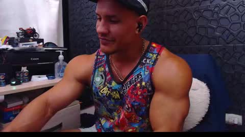 Snapshot of viktorherrera chatting on 01.23.25 Viktor Herrera online show from 01.23.25