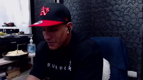 Snapshot of viktorherrera chatting on 02.11.25 Viktor Herrera online show from 02.11.25