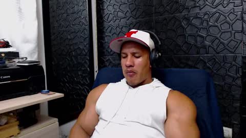 Snapshot of viktorherrera chatting on 02.28.25 Viktor Herrera online show from 02.28.25