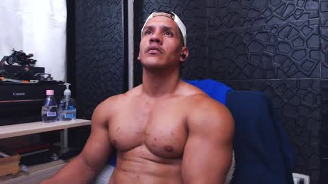 Snapshot of viktorherrera chatting on 09.09.25 Viktor Herrera online show from 09.09.25