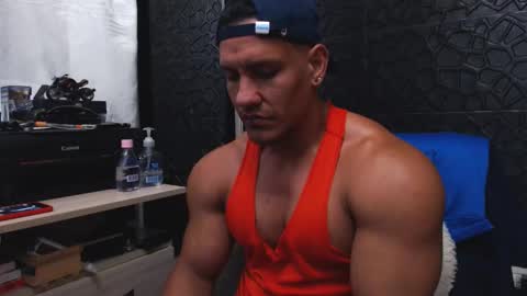 Snapshot of viktorherrera chatting on 09.15.25 Viktor Herrera online show from 09.15.25