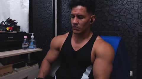 Snapshot of viktorherrera chatting on 09.18.25 Viktor Herrera online show from 09.18.25