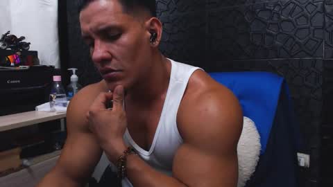 Snapshot of viktorherrera chatting on 09.20.25 Viktor Herrera online show from 09.20.25