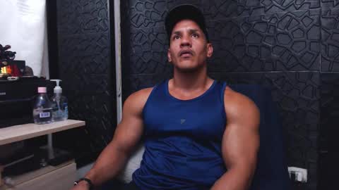 Snapshot of viktorherrera chatting on 10.01.25 Viktor Herrera online show from 10.01.25