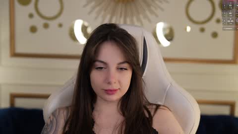 Snapshot of viktoria_storm chatting on 02.02.25 Alisa online show from 02.02.25