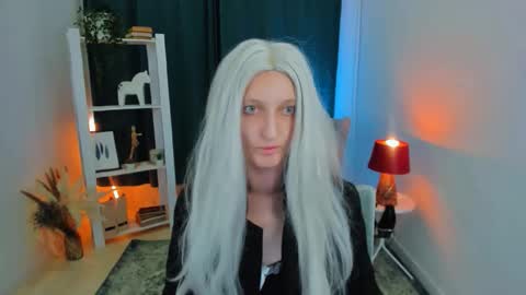 Snapshot of viktoriaclarrk chatting on 12.02.25 Viktoria online show from 12.02.25