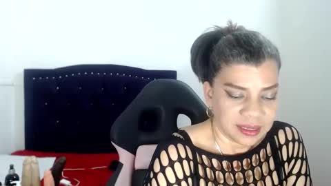 Snapshot of vikyadams chatting on 02.20.25 VIKY ADAMS online show from 02.20.25