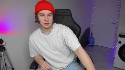 Vincent Strong online show from 12.04.24