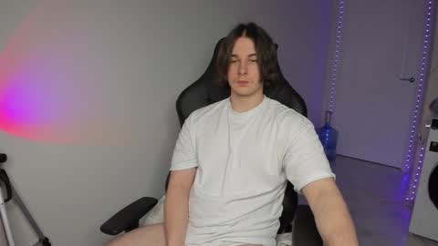 Vincent Strong online show from 12.20.24