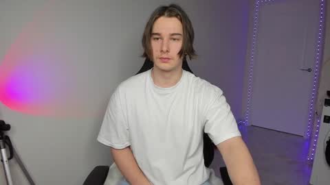 Vincent Strong online show from 12.21.24