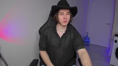 Vincent Strong online show from 01.06.25