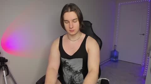 Vincent Strong online show from 01.12.25