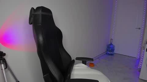 Vincent Strong online show from 01.19.25