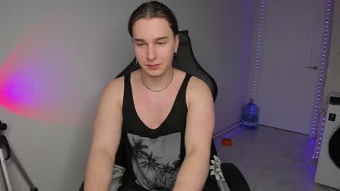 Vincent Strong online show from 01.22.25