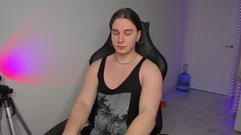 Vincent Strong online show from 01.25.25