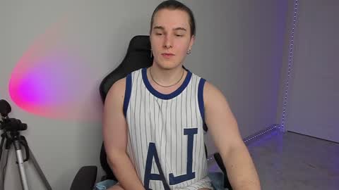 Vincent Strong online show from 02.08.25