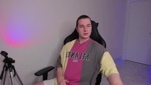 Vincent Strong online show from 02.14.25