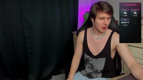 Vincent Strong online show from 10.18.25