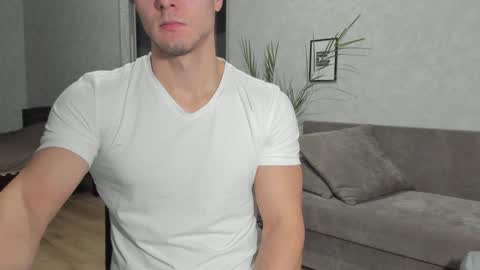 Snapshot of vincent_o chatting on 01.03.25 Vincent. uncut 18cm online show from 01.03.25