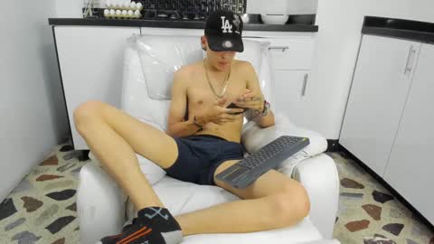 Snapshot of vincenthunter chatting on 12.12.24 Vincent online show from 12.12.24