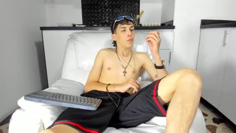 Snapshot of vincenthunter chatting on 01.23.25 Vincent online show from 01.23.25