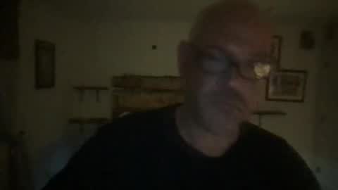 Snapshot of vinnumber8 chatting on 10.28.25 vinnumber8 online show from 10.28.25