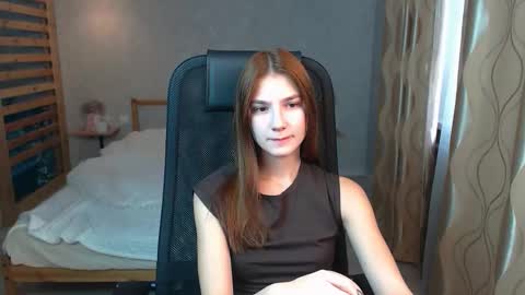 Snapshot of violaberry__ chatting on 10.12.25 violaberry__ online show from 10.12.25