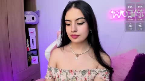 Snapshot of violet_catt chatting on 12.06.24 Violeta  online show from 12.06.24