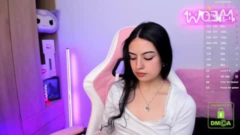 Snapshot of violet_catt chatting on 03.07.25 Violeta  online show from 03.07.25