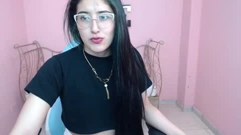 Snapshot of violet_raine_ chatting on 10.20.25 Violet online show from 10.20.25