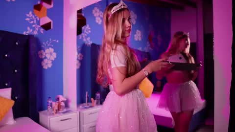 violet_smith01 online show from 10.26.25