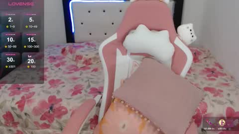 Snapshot of violet_stone22 chatting on 02.17.25 Violeta online show from 02.17.25