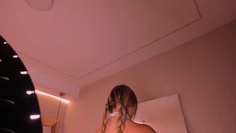 Violeta  online show from 10.08.25