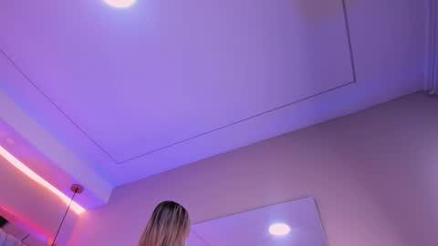 Violeta  online show from 10.28.25