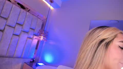 Violeta  online show from 11.11.25