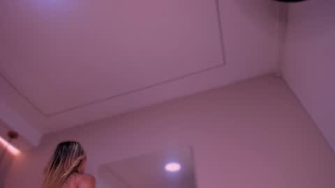 Violeta  online show from 11.20.25