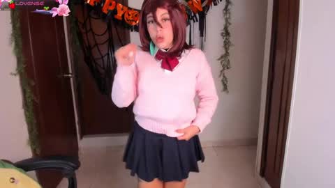 Snapshot of violetaarey chatting on 10.15.25 Violeta Help me reach 150 thumbs up online show from 10.15.25