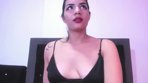 Snapshot of violetadumsper chatting on 01.28.25 VioletaDums online show from 01.28.25