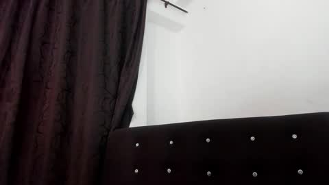 Snapshot of violetadumsper chatting on 02.28.25 VioletaDums online show from 02.28.25