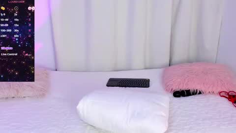 Snapshot of violetasotter chatting on 02.21.25 Violeta online show from 02.21.25