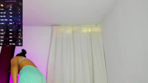 Snapshot of violetasotter chatting on 09.27.25 Violeta online show from 09.27.25