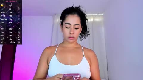 Snapshot of violetasotter chatting on 10.18.25 Violeta online show from 10.18.25