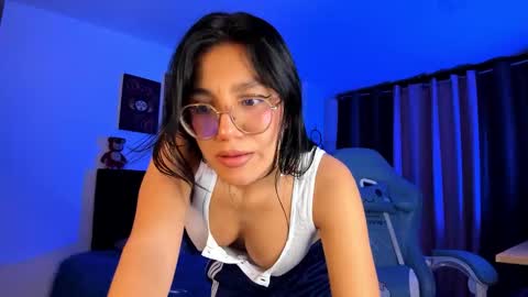 Snapshot of violetbunnyy1 chatting on 10.23.25 Violet online show from 10.23.25