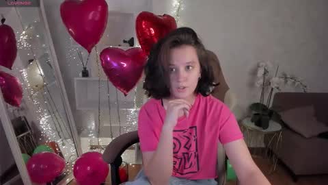 Snapshot of violetferguson chatting on 10.11.25 Violet online show from 10.11.25